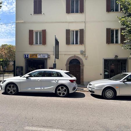 Centralissimo - Nuovo - Parcheggio Privato Perugia Kültér fotó